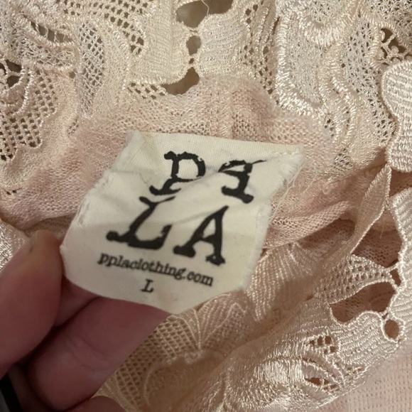 PPLA Size Large Lace Pink Cold Shoulder Short Sleeve Top Tie Straps Blouse - Picture 3 of 3